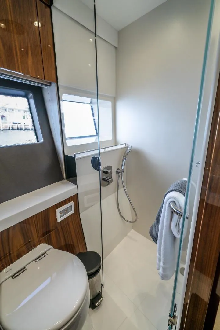 Slide: The Image of Sunseeker Manhattan 2019 - 24