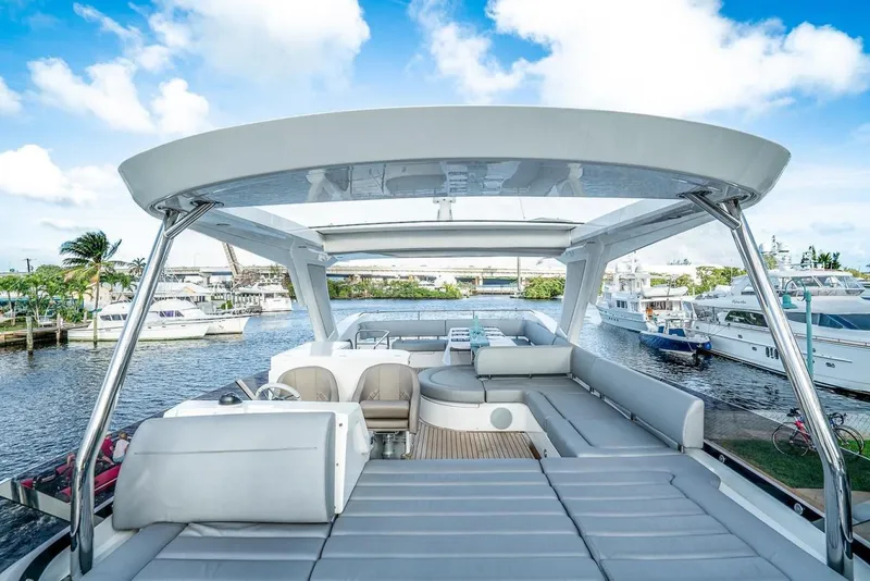 Slide: The Image of Sunseeker Manhattan 2019 - 5