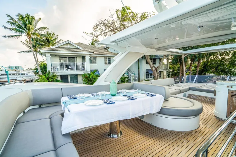 Slide: The Image of Sunseeker Manhattan 2019 - 7