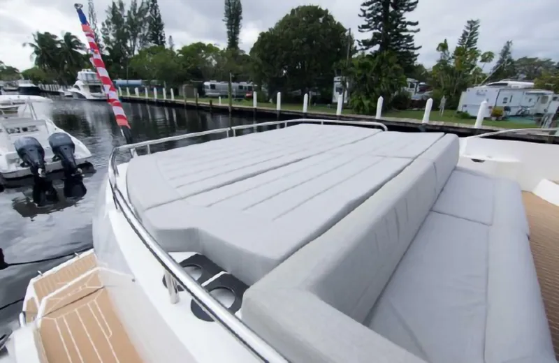 Slide: The Image of Sunseeker Predator 2018 - 14