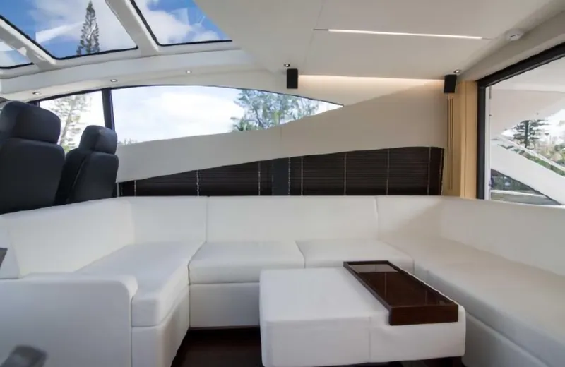 Slide: The Image of Sunseeker Predator 2018 - 17