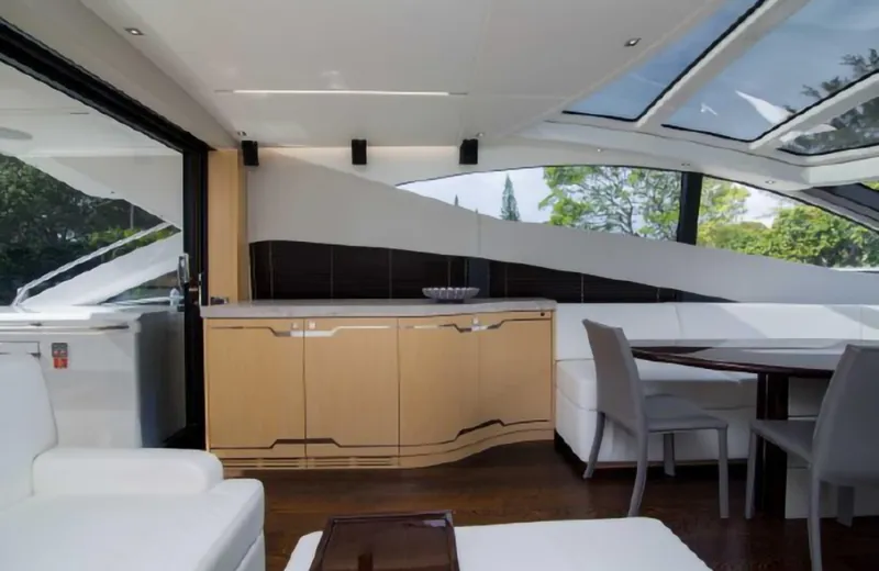 Slide: The Image of Sunseeker Predator 2018 - 23