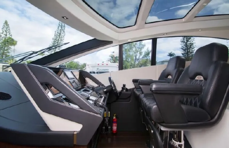 Slide: The Image of Sunseeker Predator 2018 - 25