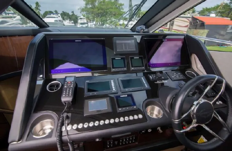 Slide: The Image of Sunseeker Predator 2018 - 28