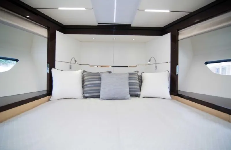 Slide: The Image of Sunseeker Predator 2018 - 33