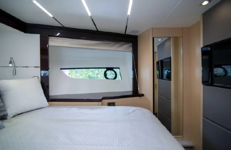 Slide: The Image of Sunseeker Predator 2018 - 35