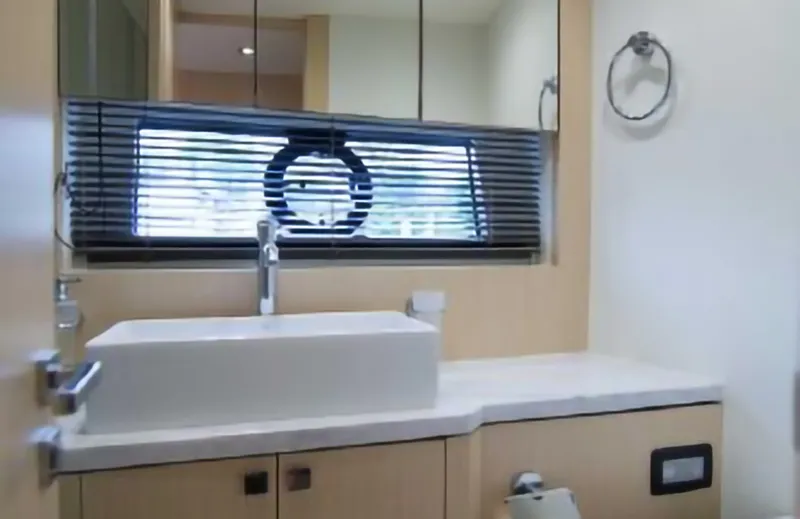 Slide: The Image of Sunseeker Predator 2018 - 37