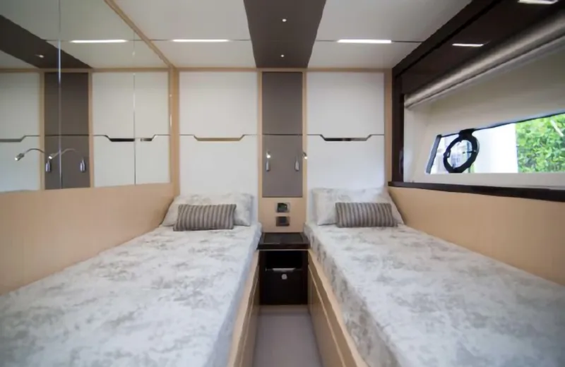 Slide: The Image of Sunseeker Predator 2018 - 41
