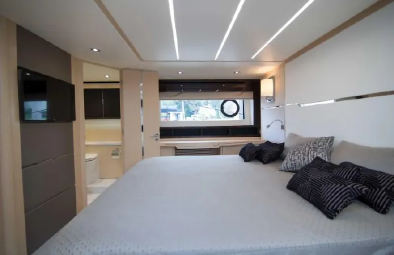 Slide: The Image of Sunseeker Predator 2018 - 50