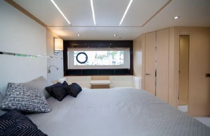 Slide: The Image of Sunseeker Predator 2018 - 53