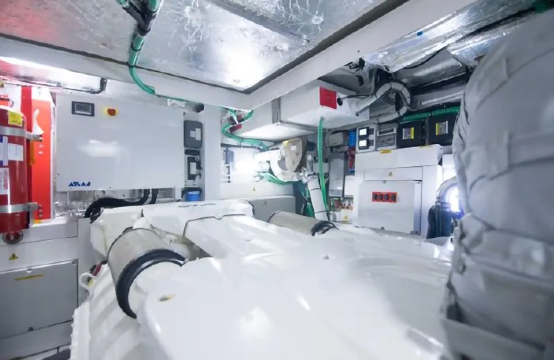 Slide: The Image of Sunseeker Predator 2018 - 57