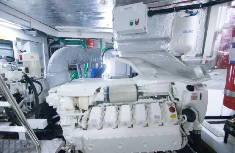 Slide: The Image of Sunseeker Predator 2018 - 64