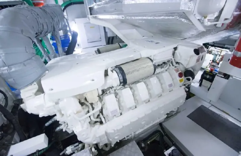 Slide: The Image of Sunseeker Predator 2018 - 66