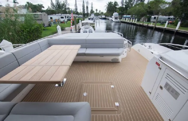 Slide: The Image of Sunseeker Predator 2018 - 7
