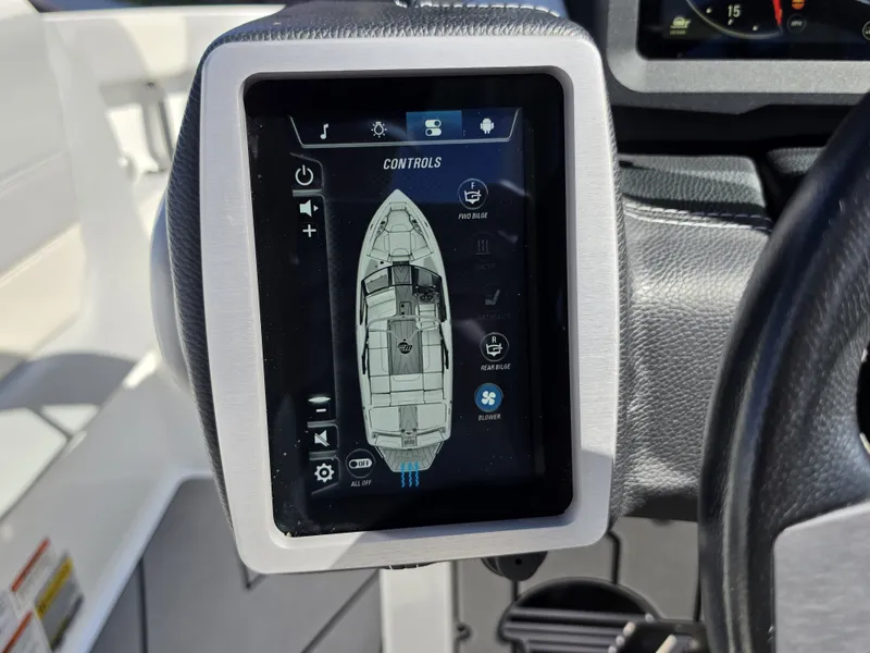 Slide: The Image of Malibu Wakesetter 23 LSV 2021 - 24