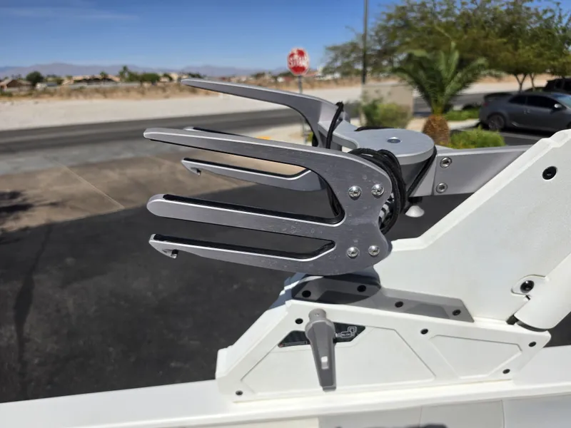 Slide: The Image of Malibu Wakesetter 23 LSV 2021 - 40