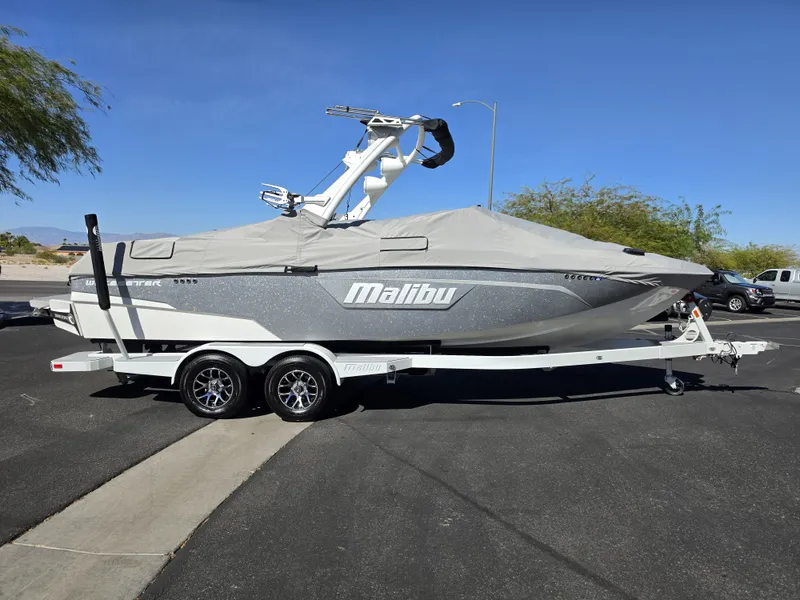 Slide: The Image of Malibu Wakesetter 23 LSV 2021 - 43