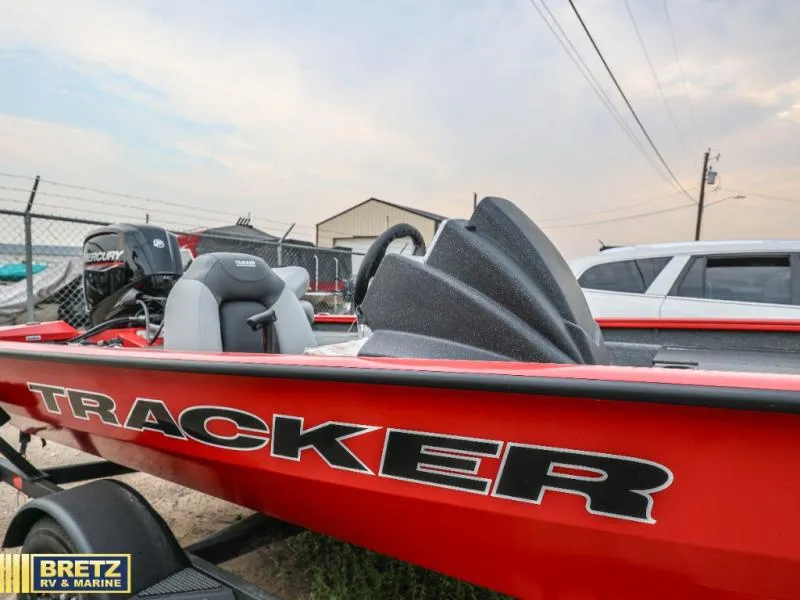 Slide: The Image of Tracker 175 2027 - 9