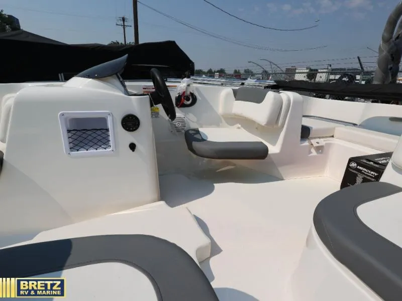 Slide: The Image of Bayliner Element E16 Limited Edition 2027 - 10