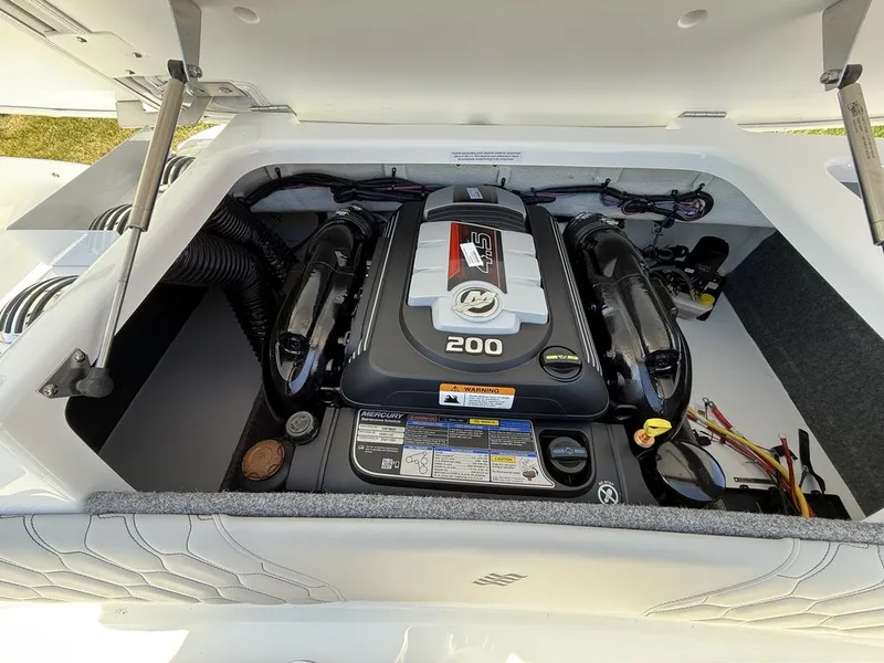 The Image of Four Winns H1 Freedom 2026 - undefined