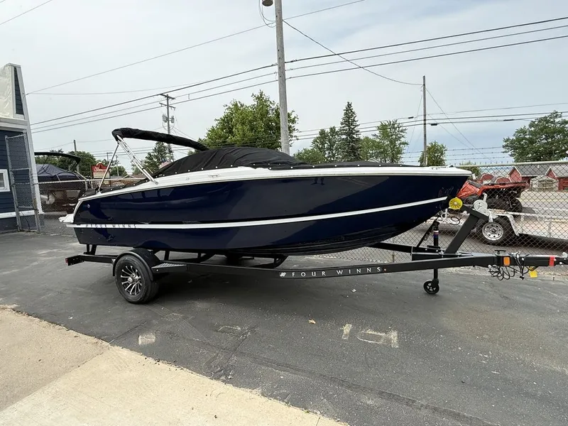 The Image of Four Winns H1 Freedom 2026 - undefined