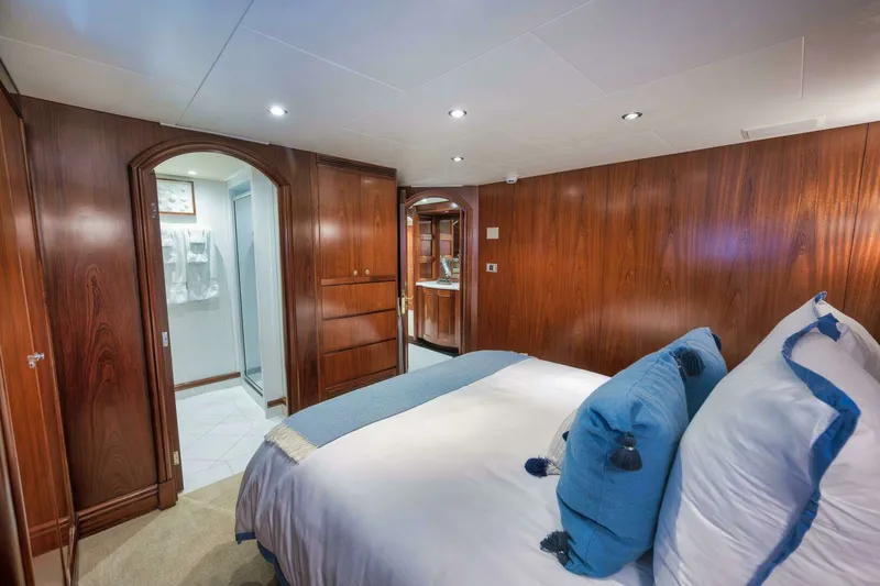 Slide: The Image of Sovereign Raised Pilothouse 2002 - 35