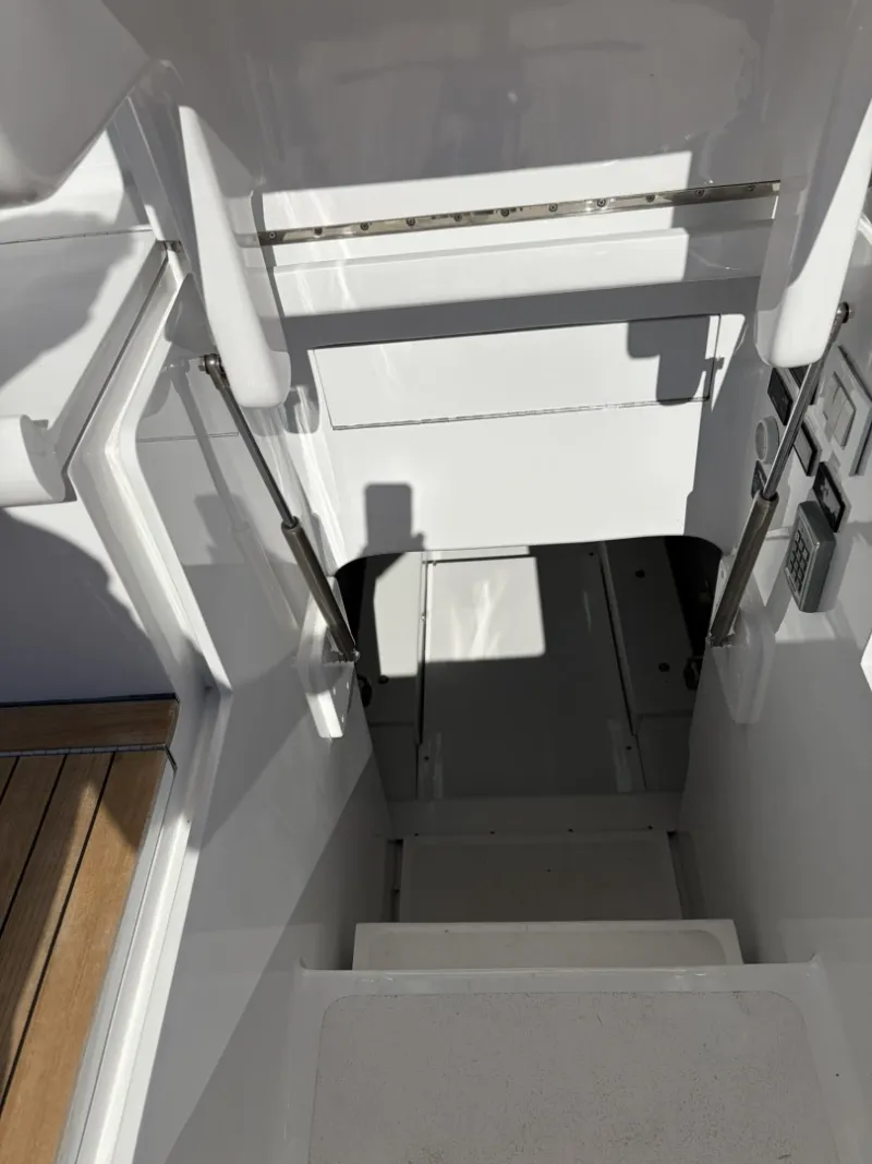 Slide: The Image of Weaver 58 2020 - 32