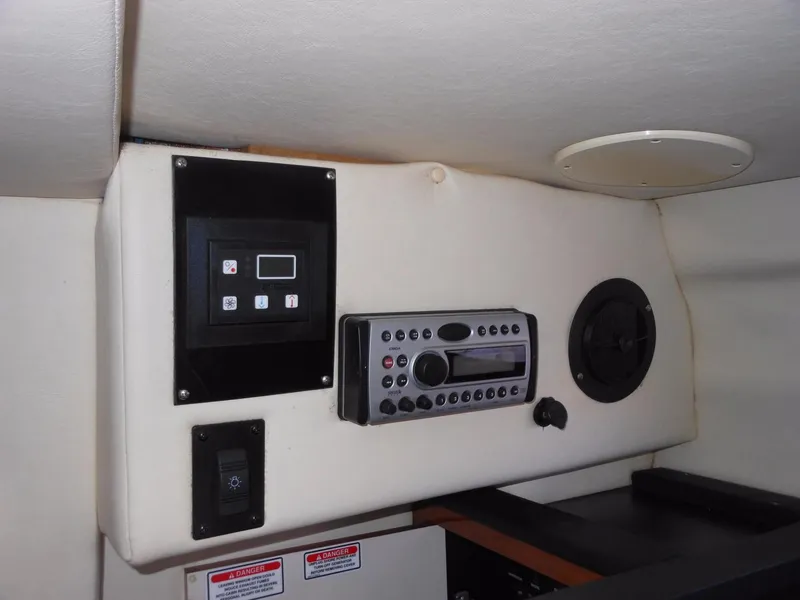 Slide: The Image of Sea Ray 270 Amberjack 2006 - 8