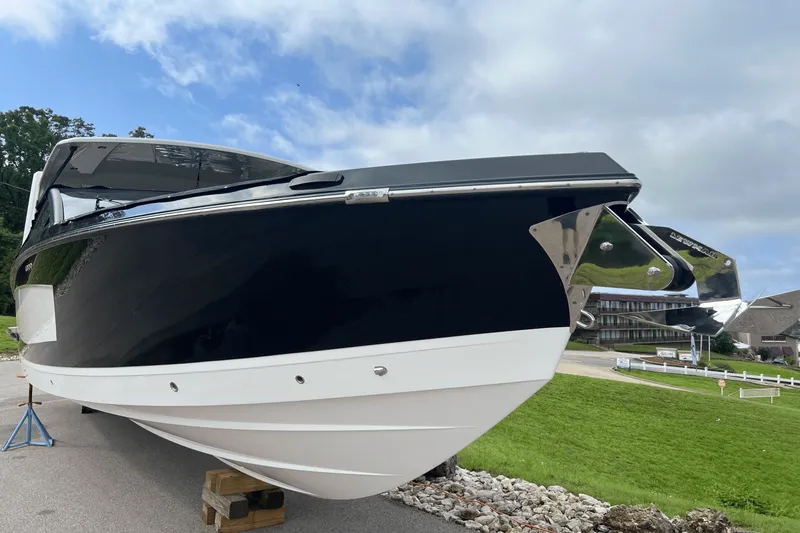 Slide: The Image of Aviara AV36 2023 - 2