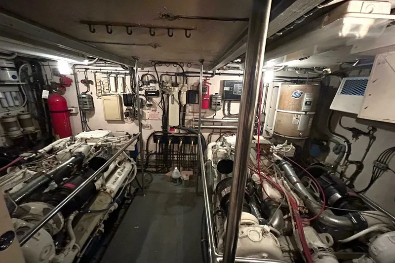 Slide: The Image of Hatteras Cockpit Motor Yacht 1991 - 9