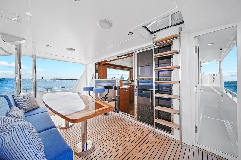 Slide: The Image of Outer Reef 670 Azure Sport Yacht 2023 - 11