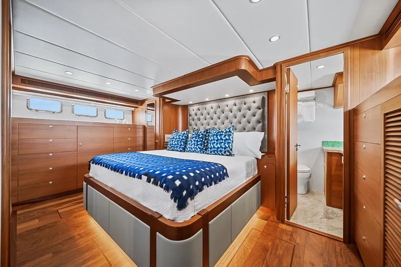 Slide: The Image of Outer Reef 670 Azure Sport Yacht 2023 - 28