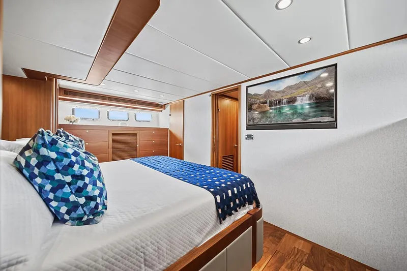 Slide: The Image of Outer Reef 670 Azure Sport Yacht 2023 - 29