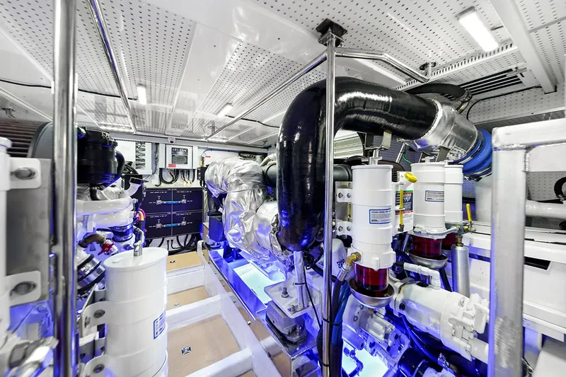 Slide: The Image of Outer Reef 670 Azure Sport Yacht 2023 - 41