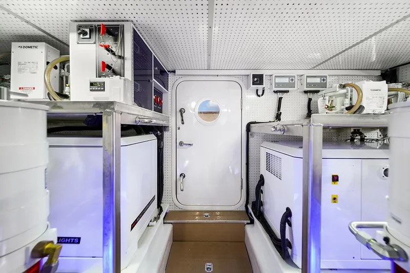 Slide: The Image of Outer Reef 670 Azure Sport Yacht 2023 - 43