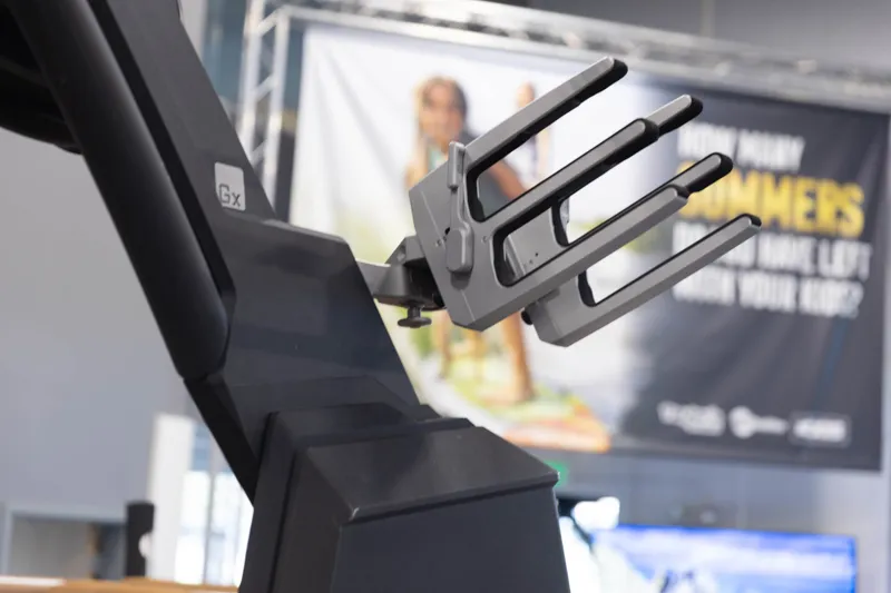 Slide: The Image of Malibu 25 LSV 2023 - 10