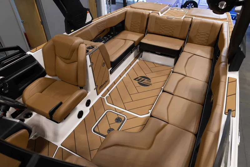 Slide: The Image of Malibu 25 LSV 2023 - 31