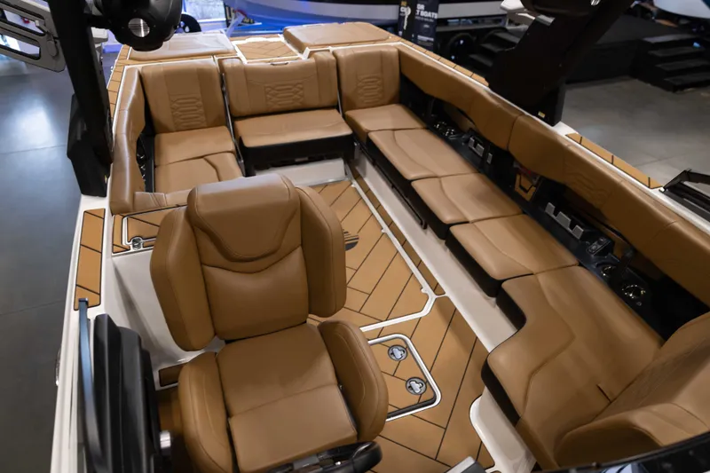 Slide: The Image of Malibu 25 LSV 2023 - 28