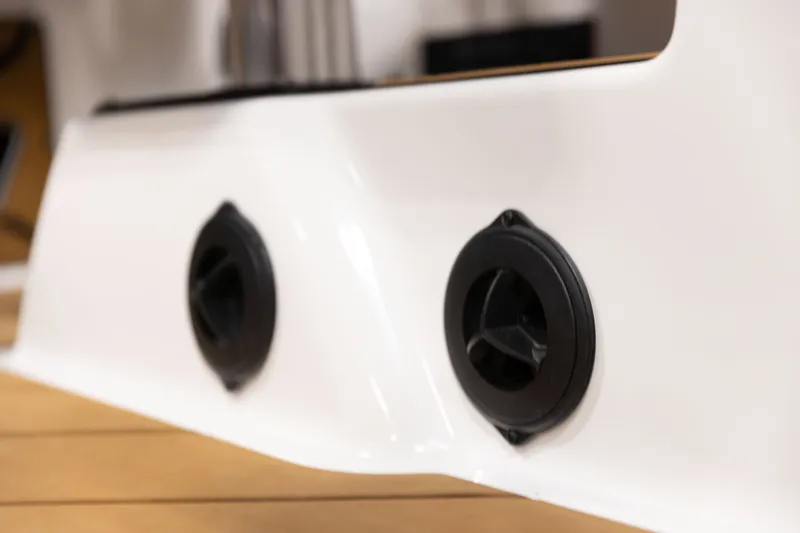 Slide: The Image of Malibu 25 LSV 2023 - 26