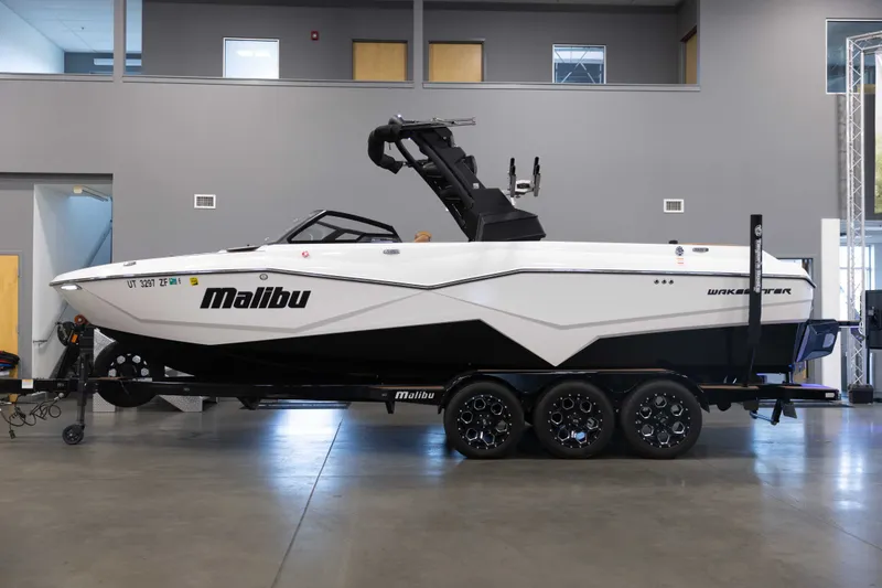 The Image of Malibu 25 LSV 2023 - 0