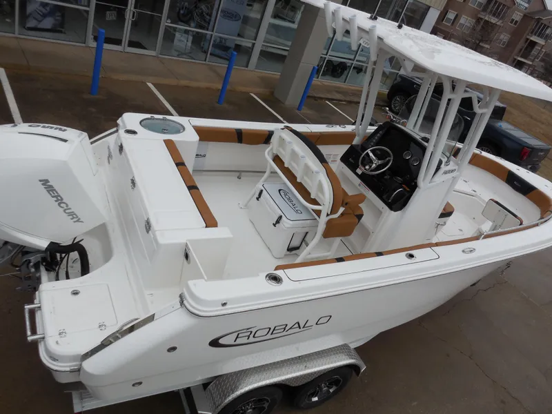 Slide: The Image of Robalo R230 Center Console 2024 - 5