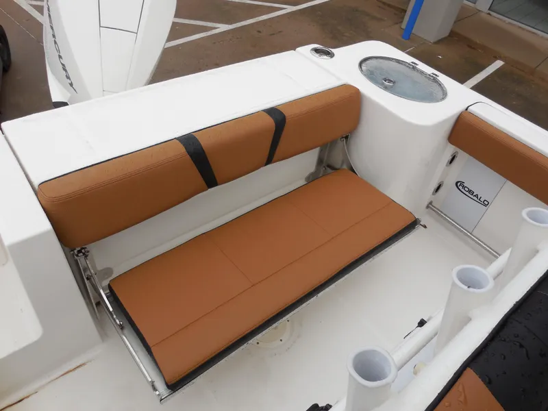 Slide: The Image of Robalo R230 Center Console 2024 - 7