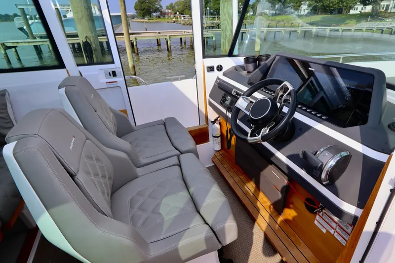 Slide: The Image of Axopar 28 Cabin 2021 - 13