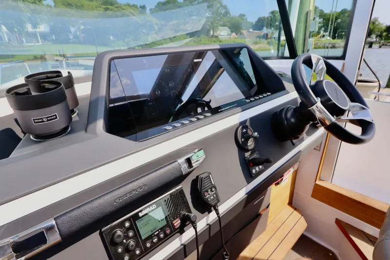 Slide: The Image of Axopar 28 Cabin 2021 - 14