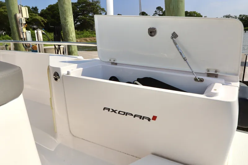 Slide: The Image of Axopar 28 Cabin 2021 - 23