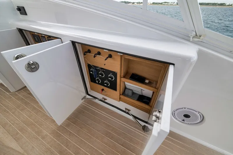 Slide: The Image of Custom Carolina Custom Carolina 40' 40 Express 2024 - 30