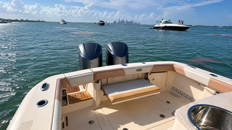Slide: The Image of Scout Boats SCOUT 320 LXF 2014 - 6