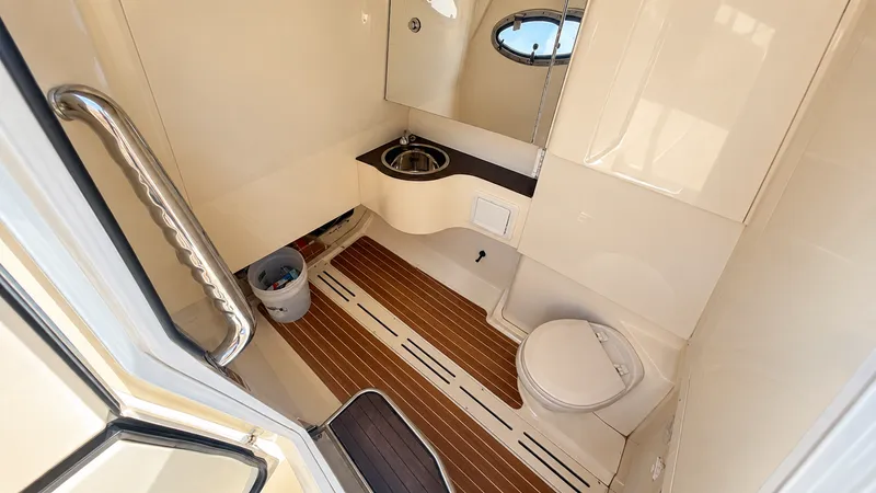 Slide: The Image of Scout Boats SCOUT 320 LXF 2014 - 8