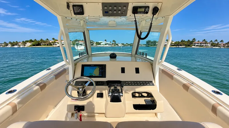 Slide: The Image of Scout Boats SCOUT 320 LXF 2014 - 2