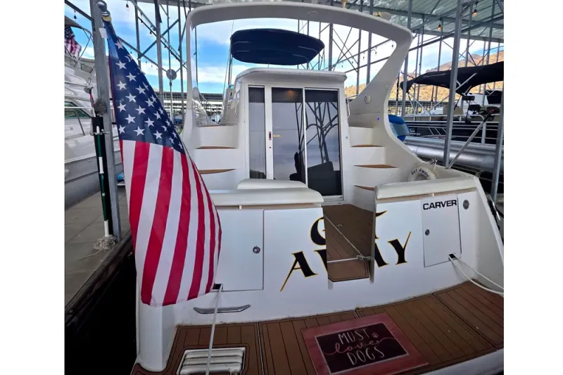 Slide: The Image of Carver Yachts 350 Mariner 2001 - 2